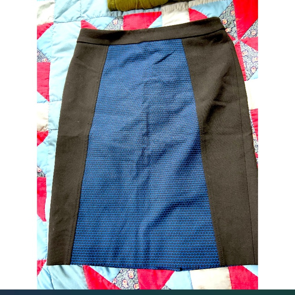 Lovely Halogen pencil skirt